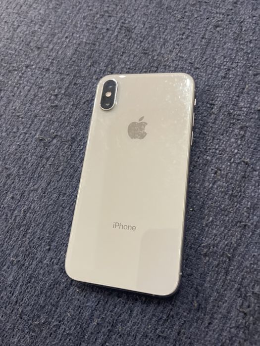Продам телефон IPhone XS 64