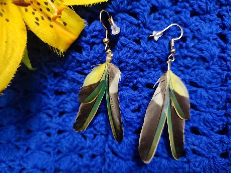 Пір’я хвилястого папуги. 500 шт., сережки з пір'я