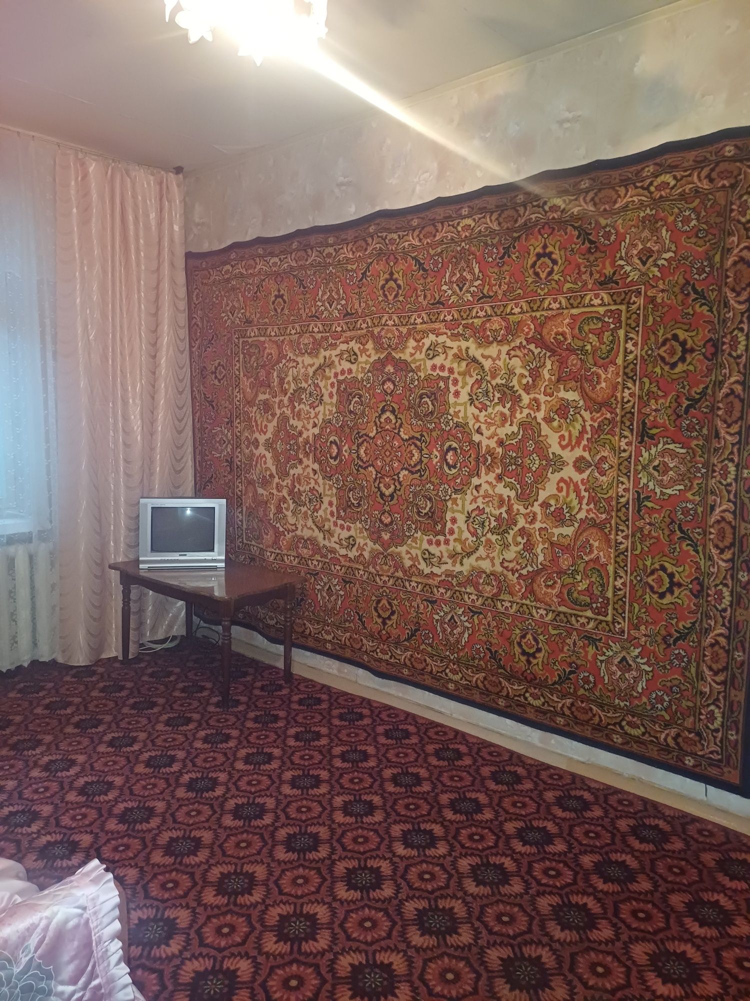 Продам 2х комн квартира чешка 50м у. Героев Мариуполя возле Нов почта!