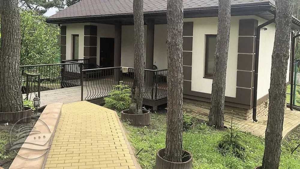 Сучасний особняк із повною обстановкою в сосновому лісі!