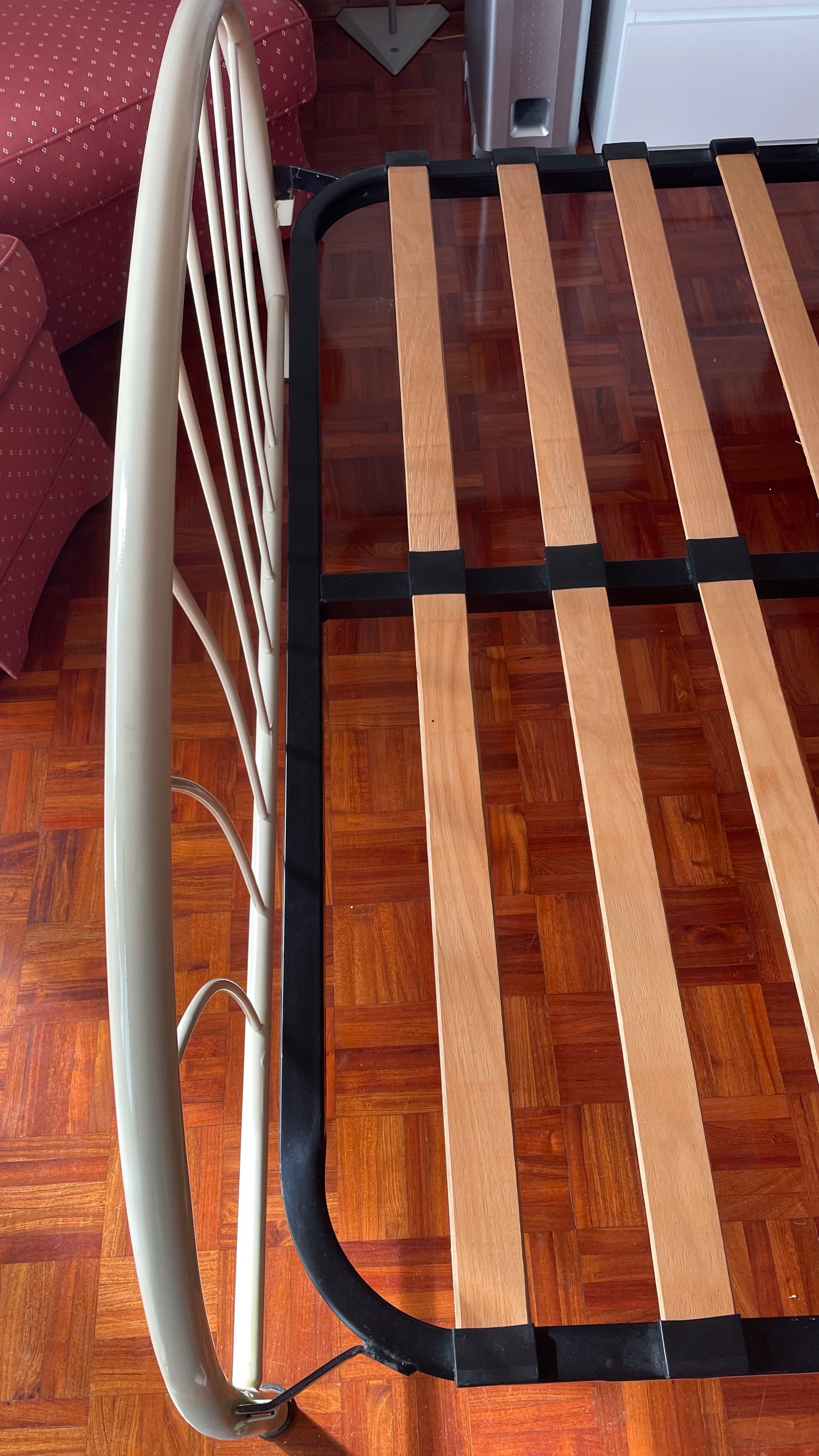Cama de Casal Metálica