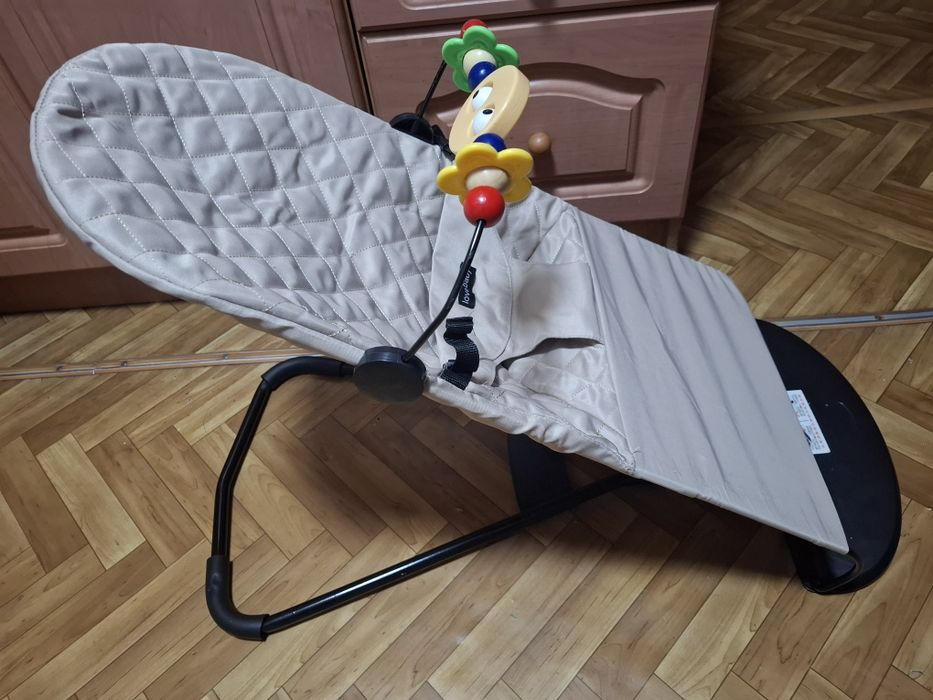 Дитячий шезлонг Love Baby крісло гойдалка дуга з іграшками в под