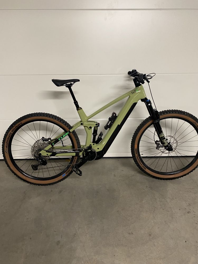 CUBE ELETRICA em Carbono STEREO HYBRID 140 HPC SL 750 29