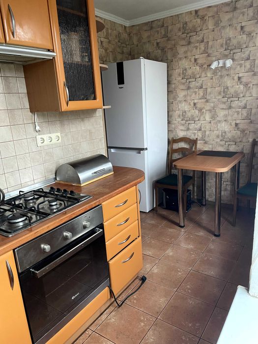 Здається квартира довгостроково 3 кімнати