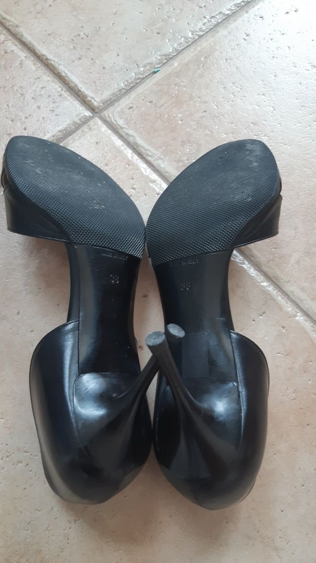 Buty Apia 38 szpilki czarne eleganckie skórka sandałki