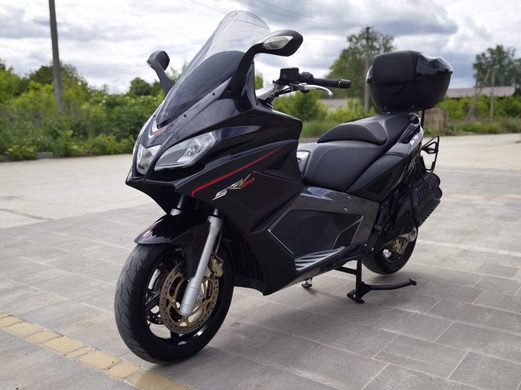 Aprilia SRV 850 Король Скутерів.