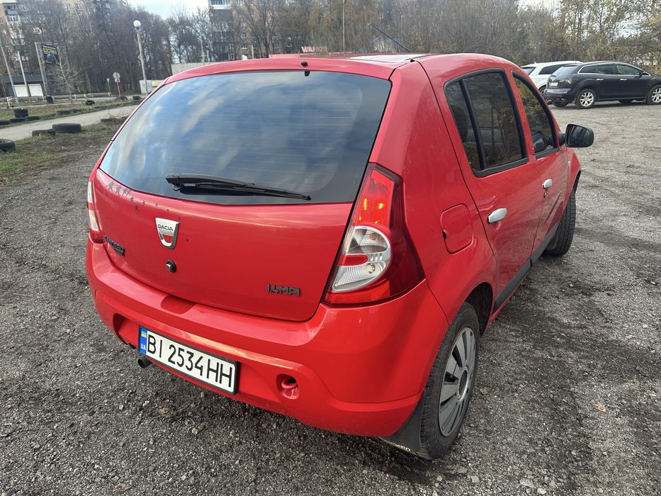 Dacia Sandero 1.4 , 2009 рік