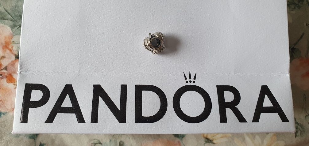 Pandora charms korona