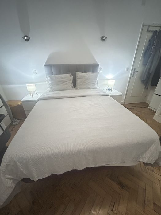 Cama casal com cabeceira 140cm x 190cm