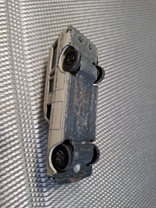Matchbox Mercedes Benz Binza ambulance