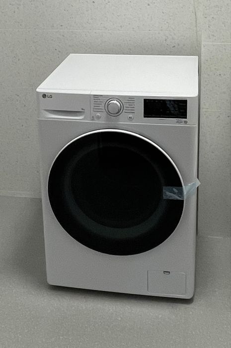 Нова Пральна машина LG F4V3VS0WW