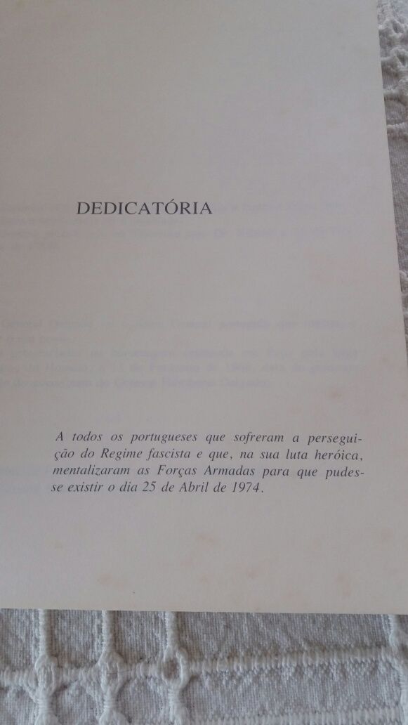 Livro Humberto  Delgado.Assassinato  de um Herói.