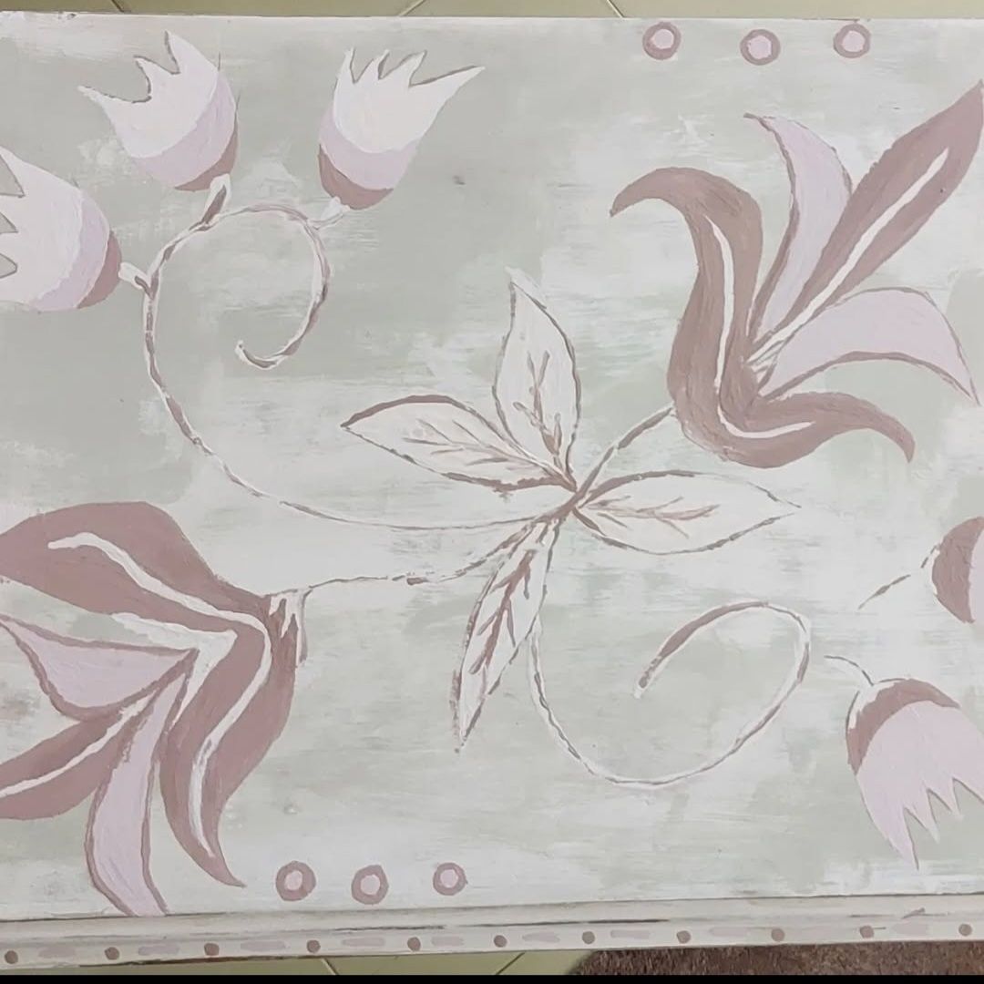 Mesinha cabeceira pintada à mão