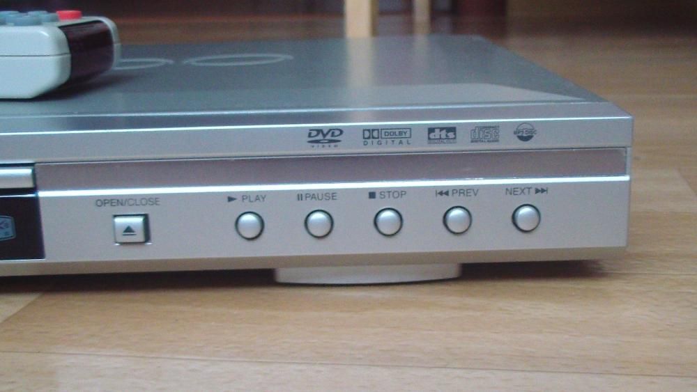 DVD проигрыватель DAEWOO DV-700S с караоке