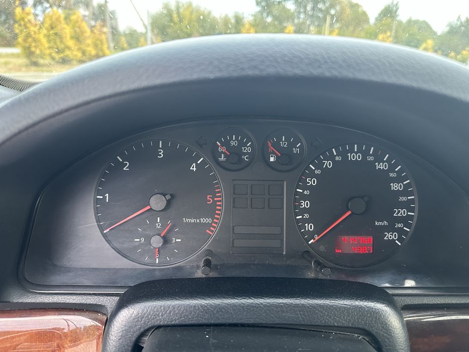 продам audi a4 b5
