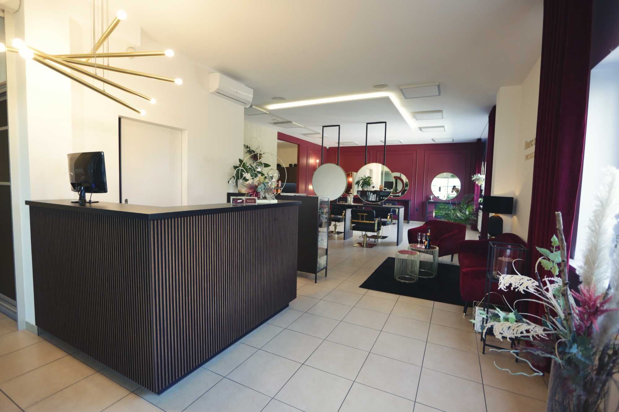 Podnajmę stanowisko fryzjerskie i barberskie. Media w cenie.