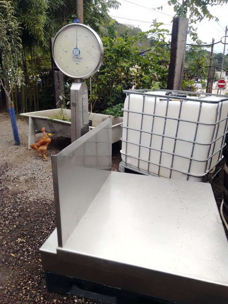 Vendo balança inox pesa até 600kg
