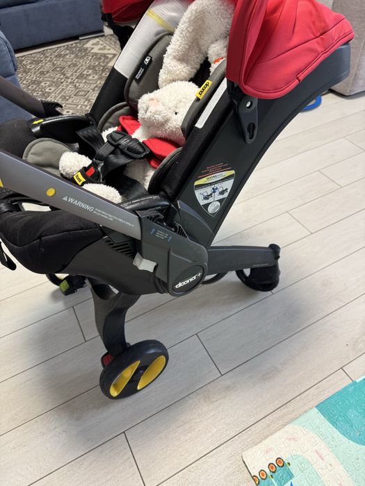 Автокрісло doona з базою