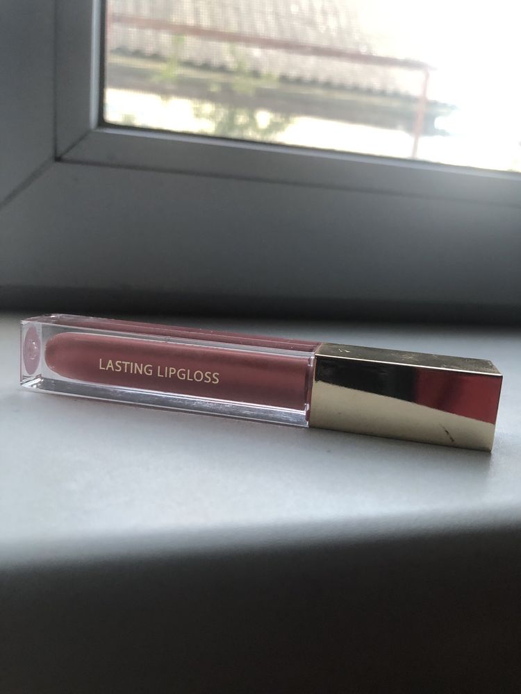 Lasting Lipgloss - Patricia Ledo