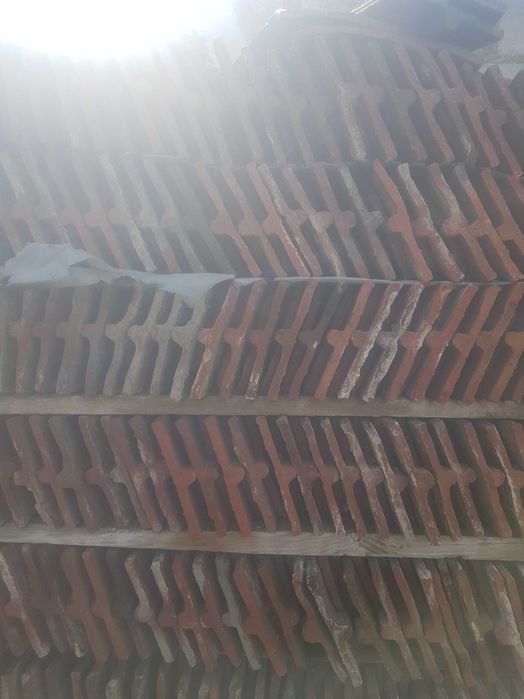 dachówka czerwona wypalana-rozbiórkowa