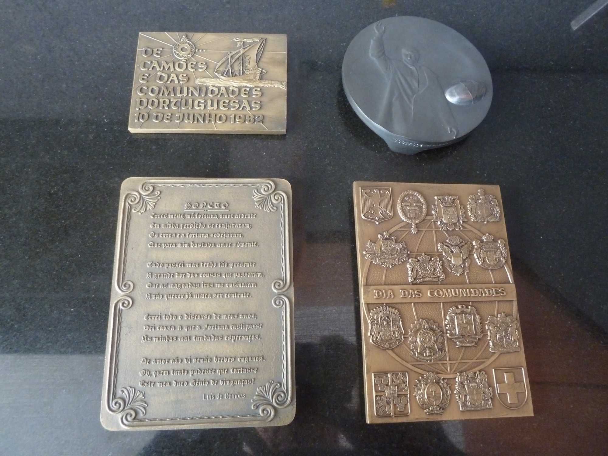 Conjunto de 10 medalhas comemorativas