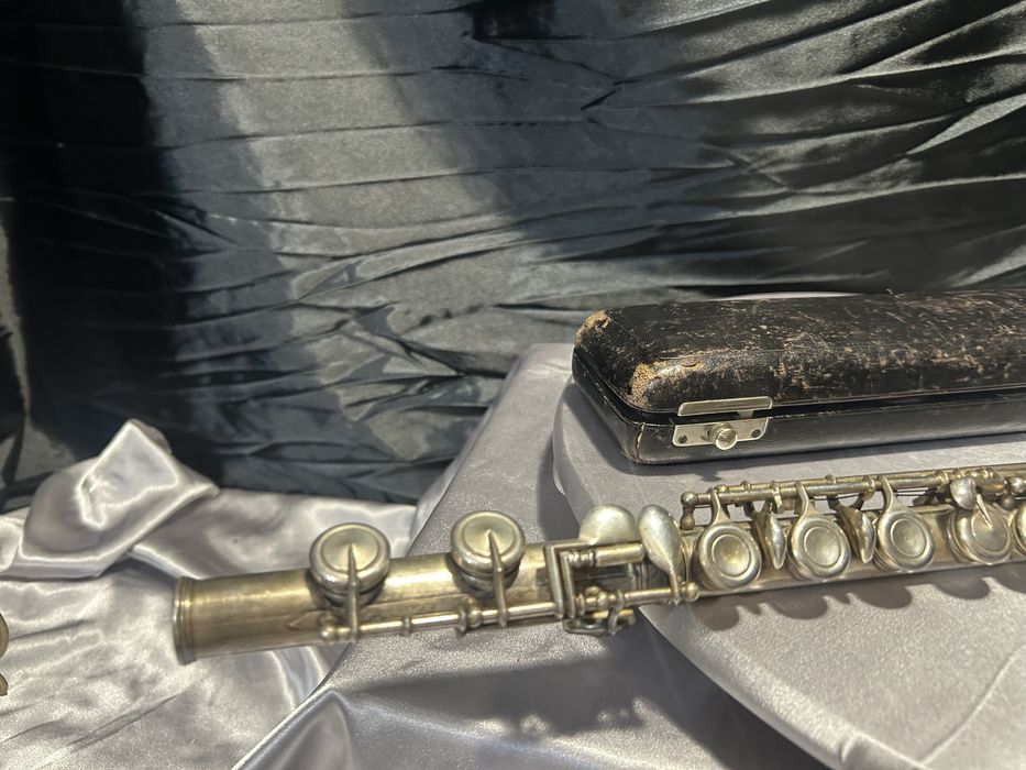 Flet Yamaha (prawdopodobnie) w etui – długość 68,5 cm – sprawny