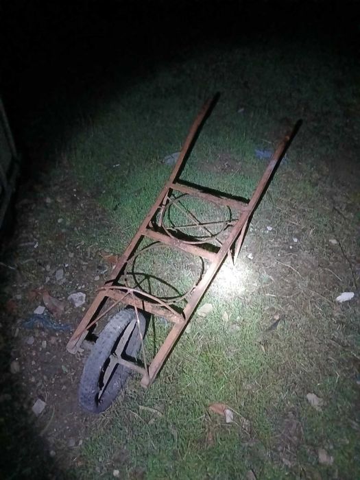 Antigo carrinho para transportar agua entrega imediata