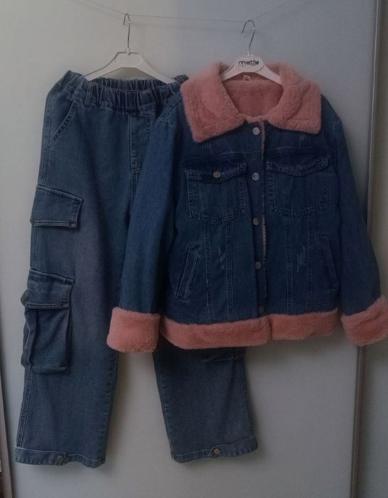 Віддам речі на дівчинку.