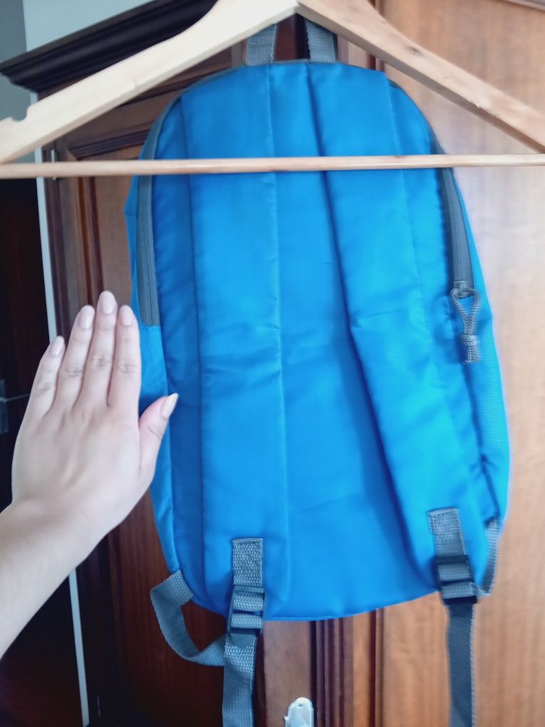 Mochila pequena caminhada