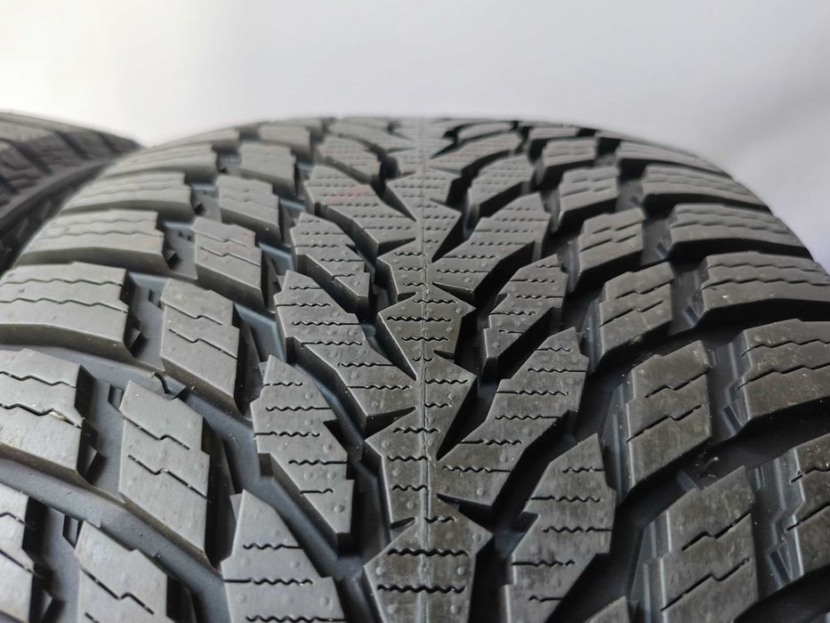 2X 235/40R19 96V Nokian Snowproof 1. 185A