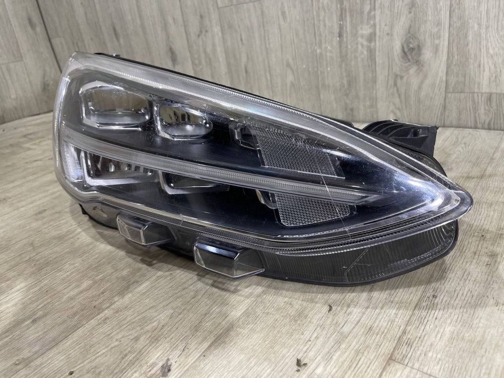 Фара передняя правая Ford Focus MK4 ( 2018 2019 2020 2021 2022 г