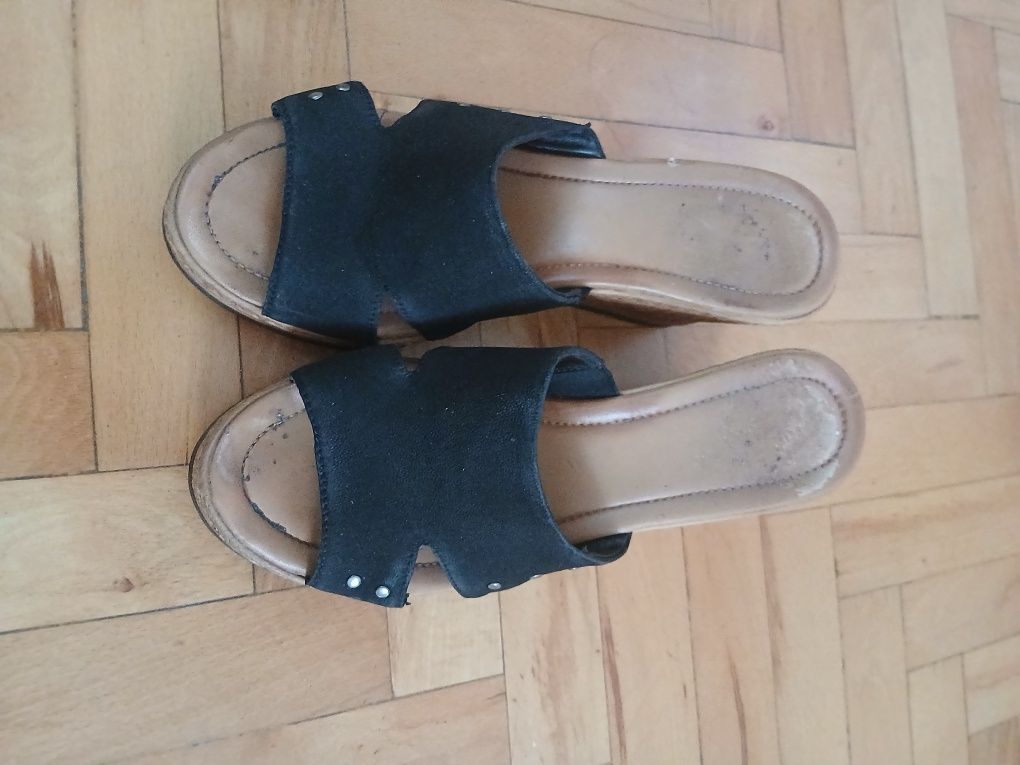 Klapki na saneczkowym obczasiku 8 cm 40