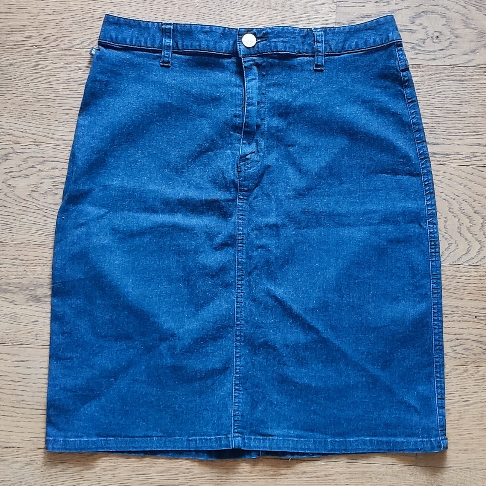 Elegancka jeansowa prosta spódnica