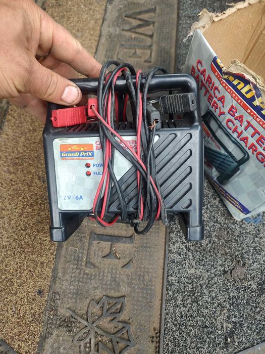 Зарядний пристрій для акумулятора