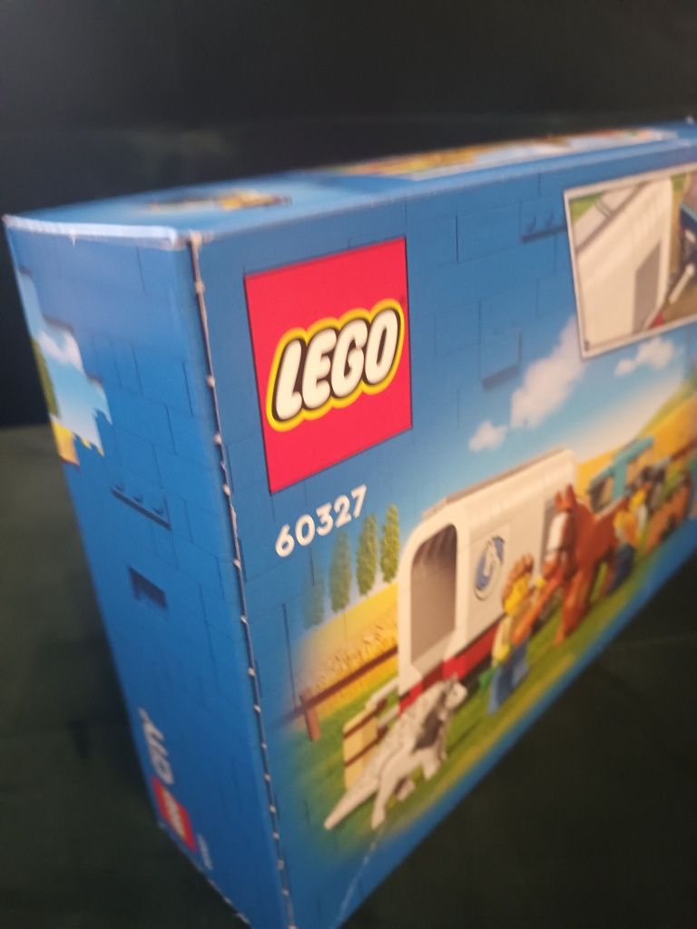 Lego City 60327 Przyczepa do przewozu koni