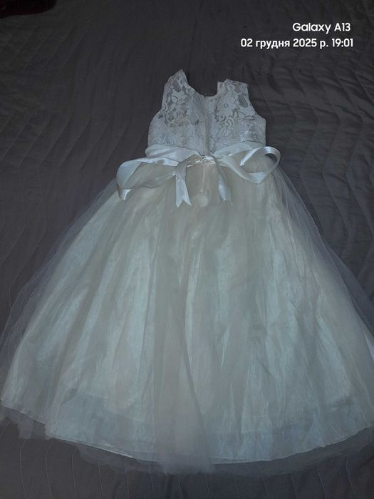 Сукня на дівчинку, святкова