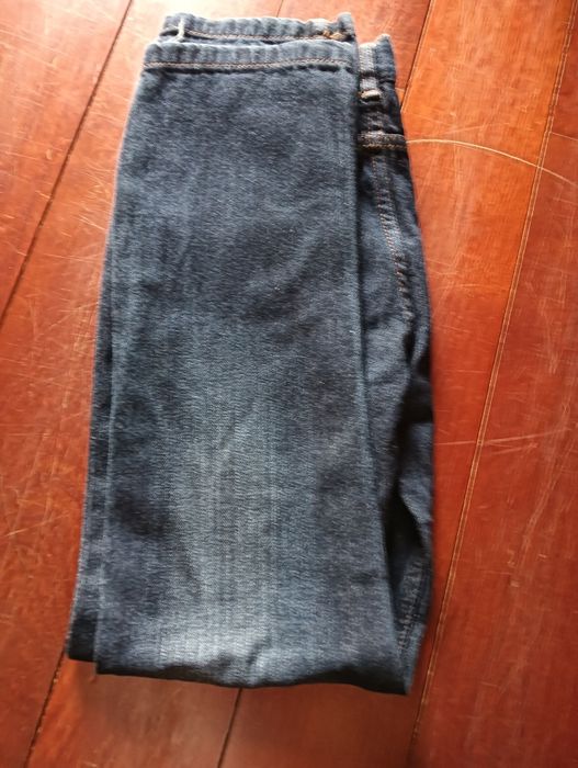 Calças ganga escuras
