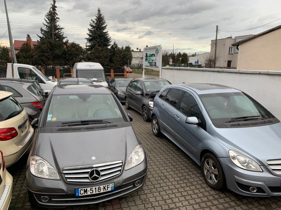 Mercedes B klasa W245 A klasa W169 zawiasy maski pokrywy silnika częśc