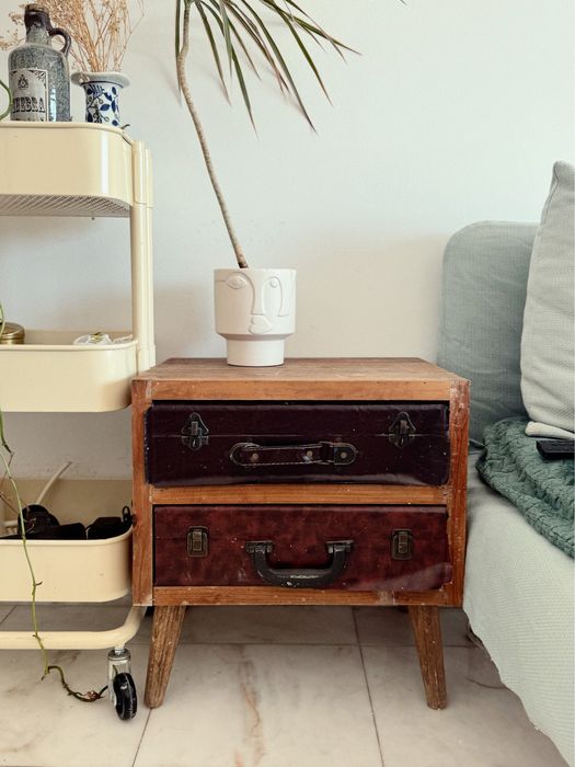 Mesa cabeceira vintage