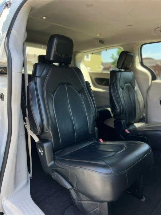 Chrysler Pacifica Touring L      2017