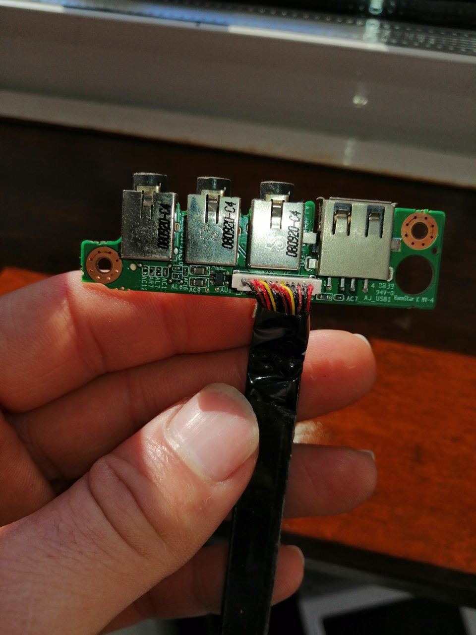 Placa de som e USB portátil