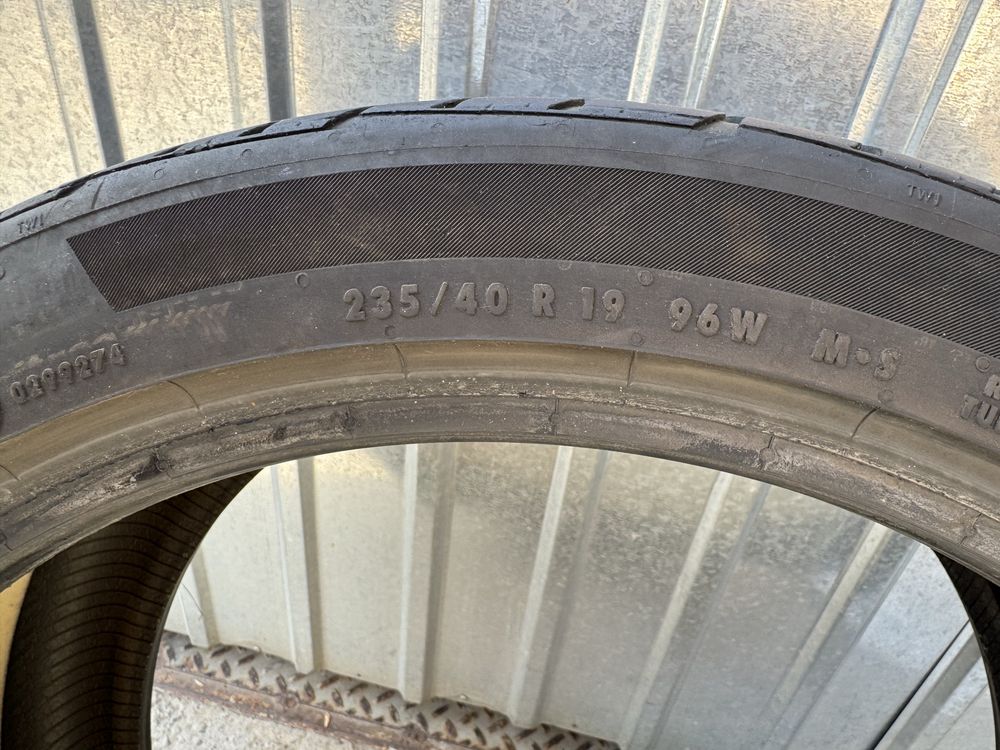 Продам резину 235/40 R19 Continental Pro Contact rx