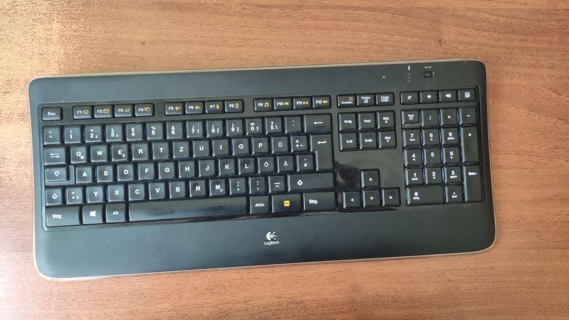 Бездротова клавіатура Logitech k800 illuminated wireless black б/в