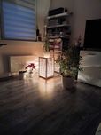 Lampka nocna drewniana stolik drewniany