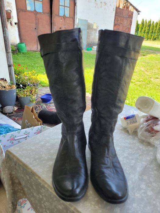 Kozaczki czarne w rozmiarze 39  skorzane