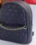 Mochila  nova muito gira