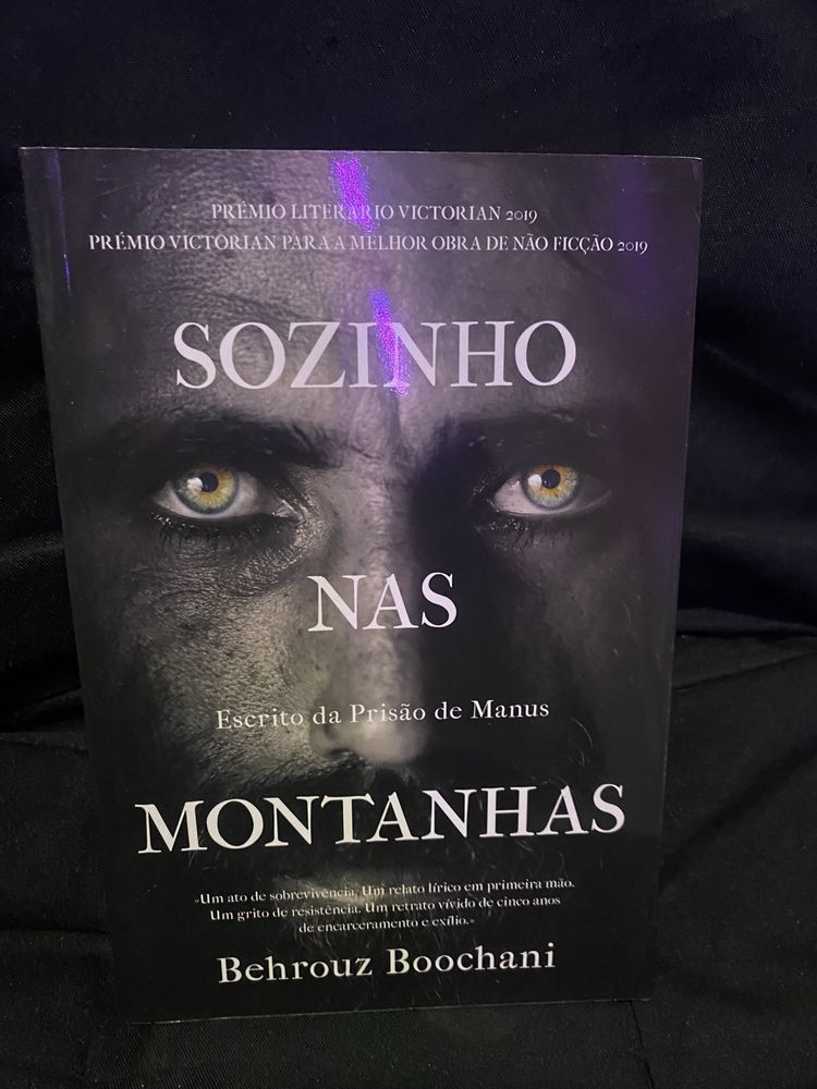 Livro “Sozinho nas Montanhas” de Behrouz Boochani