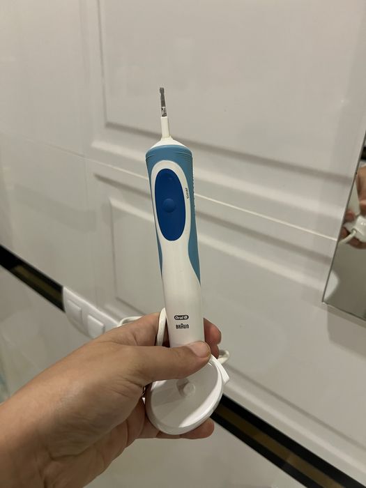 Електричні зубні щвтки oral B braun