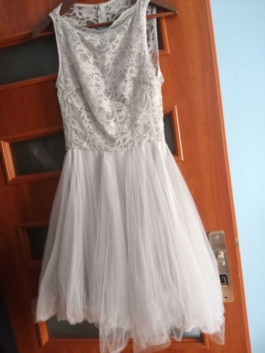 Tiulowa sukienka 34