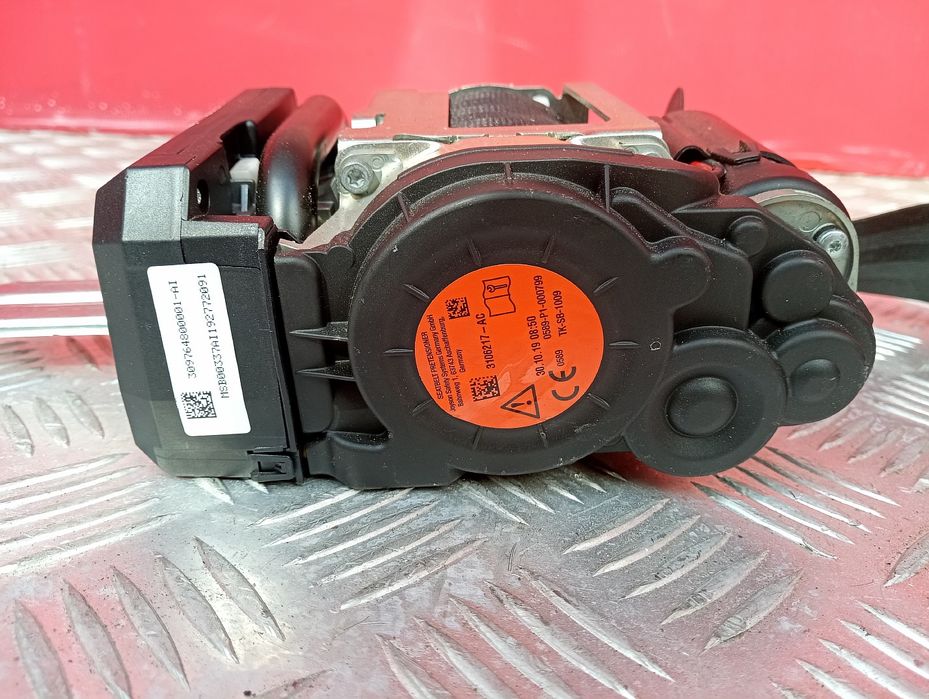 Ремень безпеки передній правий 4KE857706AV04 Audi E-TRON передний